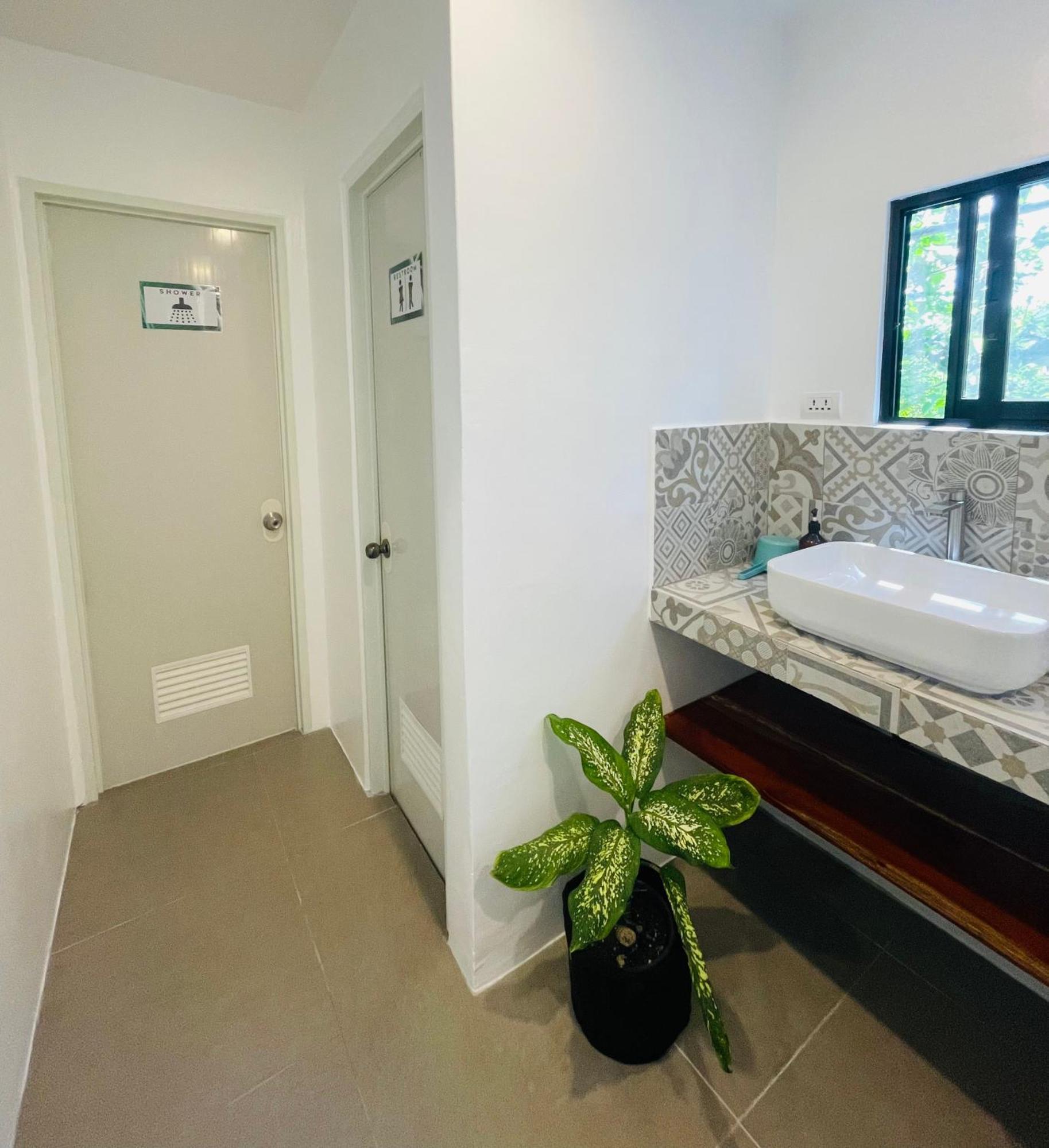 Maayong Hostel (Adults Only) Moalboal Zewnętrze zdjęcie